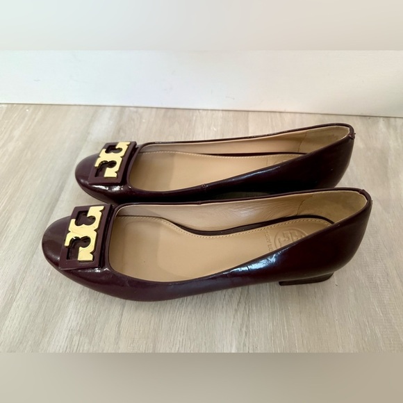 Tory Burch Gigi Heel Pump Flat Chocolate Brown Patent Leather Size 5.5M - Picture 2 of 8